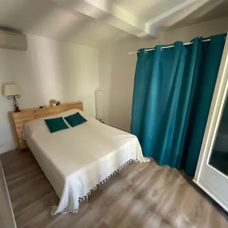 Le Cocon Des Spress Apartment Cers Exterior photo
